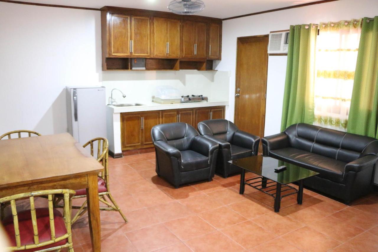 Badladz Staycation Condos Puerto Galera Exteriör bild