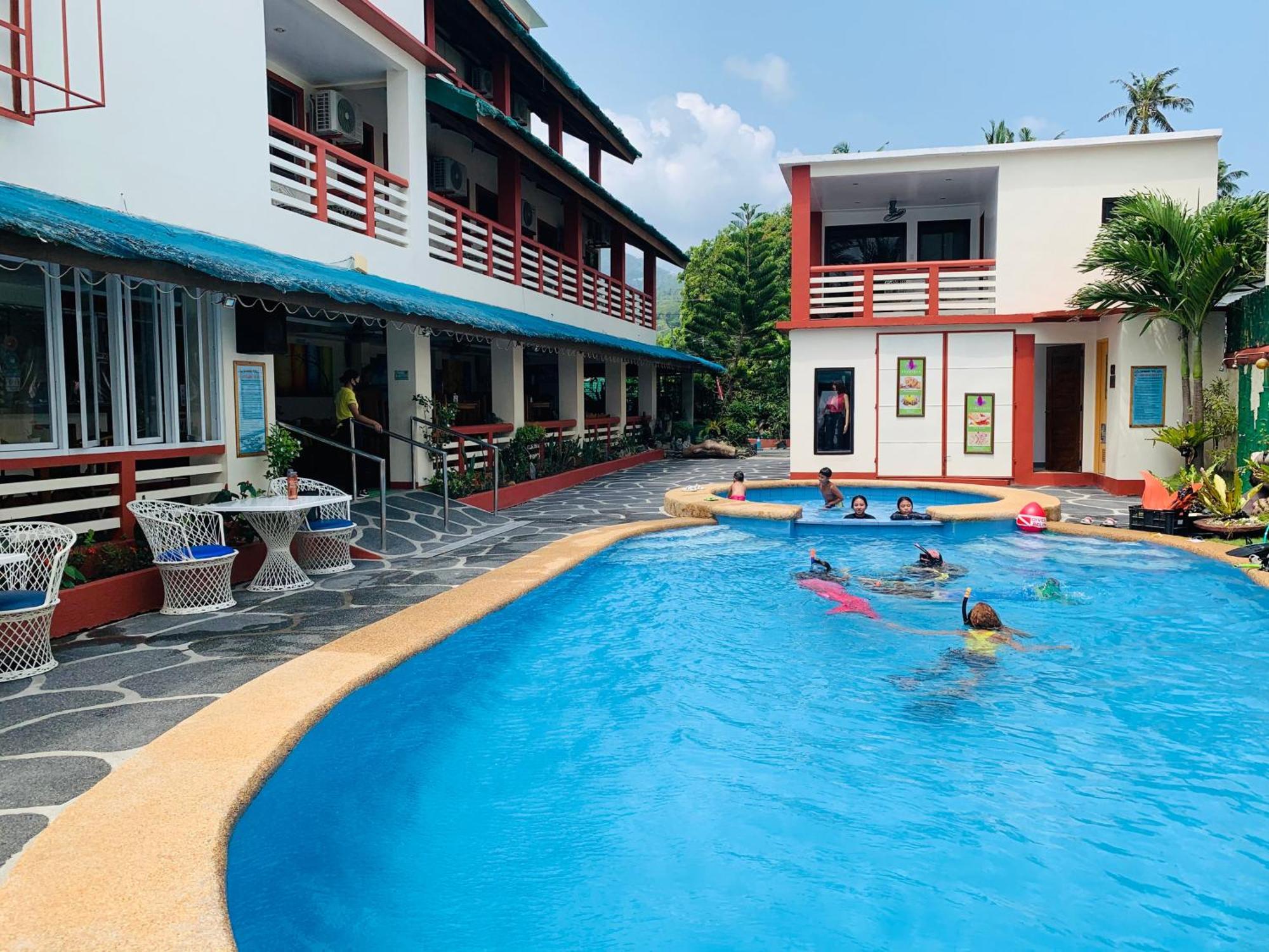 Badladz Staycation Condos Puerto Galera Exteriör bild