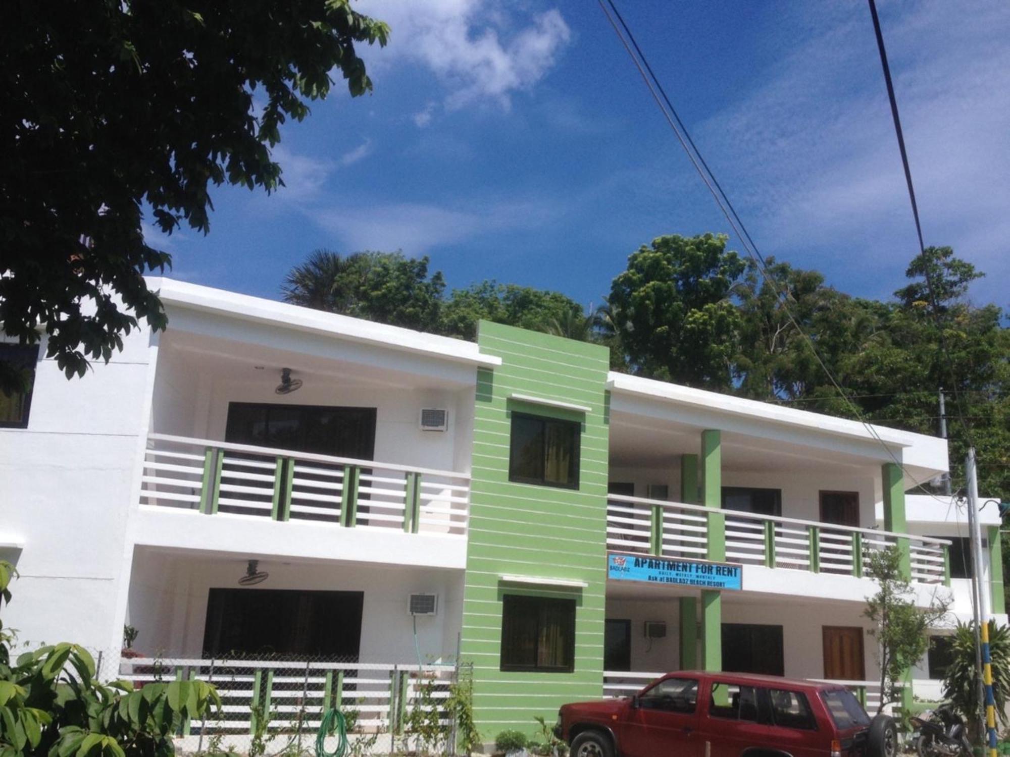 Badladz Staycation Condos Puerto Galera Exteriör bild