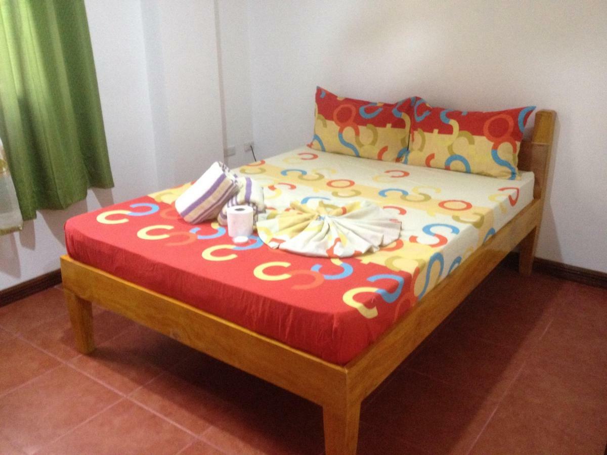 Badladz Staycation Condos Puerto Galera Exteriör bild